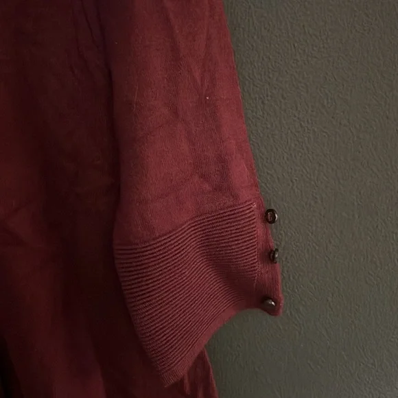 🪩5/$20 Burgundy Open 3/4 Sleeve Sweater - Picture 2 of 4